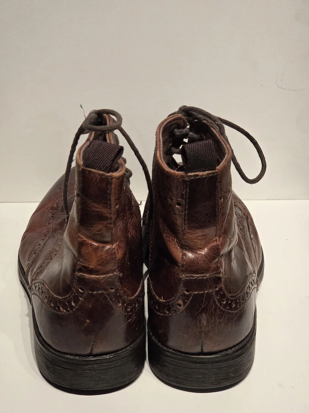 Aston Grey classic brown